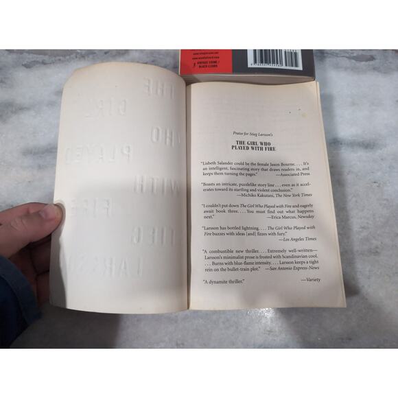 Stieg Larsson's Millennium Paperback Bundle: The Girl With The Dragon‎ Tattoo - Picture 7 of 12